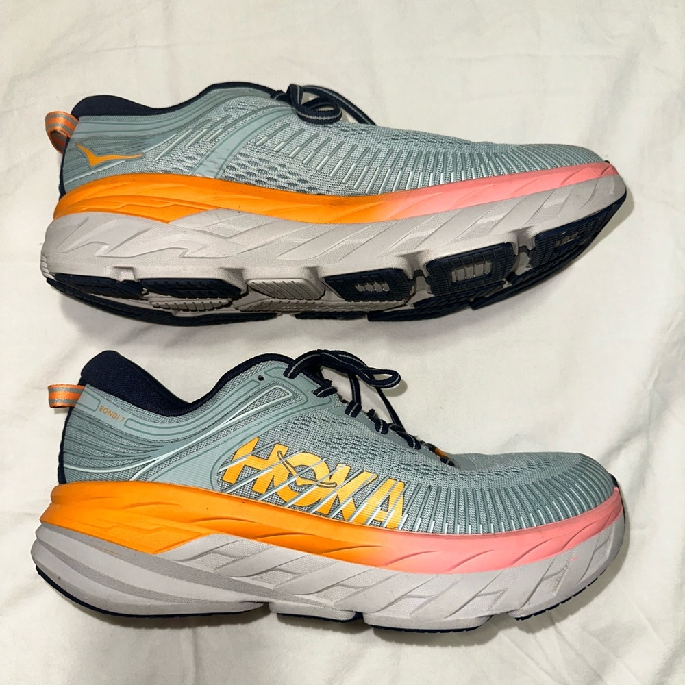HOKA Women’s Bondi 7 size 9.5
